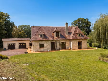maison 8 pièces 232 m²