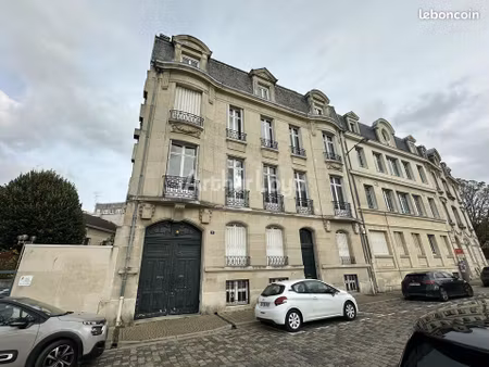 bureaux 461 m²