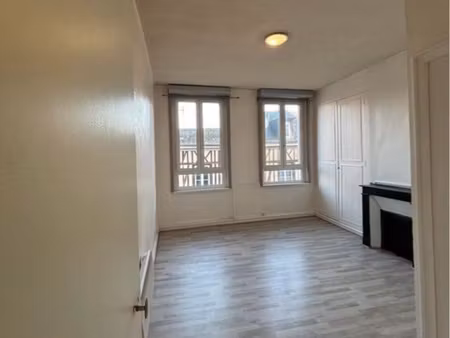 appartement centre-ville bernay 360 euros