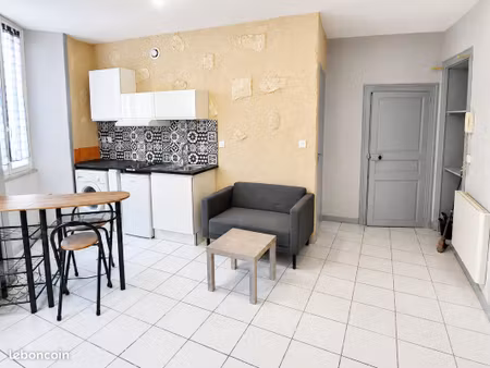 à louer – t2 meublé de 28 m² – entrée indépendante
