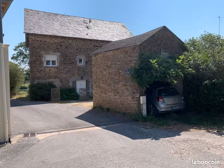 maison t5 dans une grange en pierre entièrement rénovée + car-port et garage