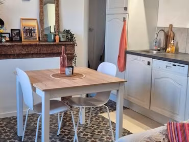 ? t2 bis meublé 27 m² – parking – centre-ville castelnaudary – idéal étudiant