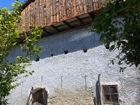 grange mitoyenne