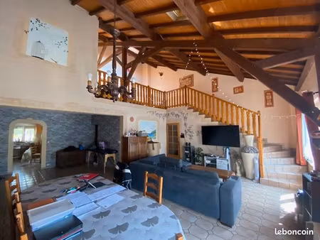 maison qualitative et spacieuse de 200m2 de 1996 sur terrain de1122m2 proche gdl/allemagne