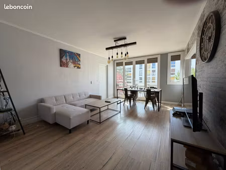 appartement meublé 92m² – 1 chambre dispo