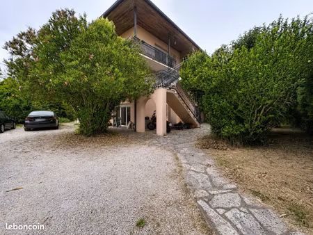 maison 7 pièces 250 m²
