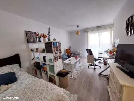 studio 1 pièce 30 m²