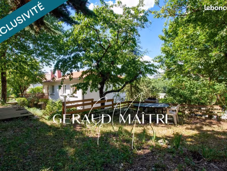 propriété 10 pièces 196 m²