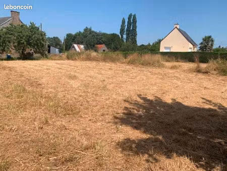 vends terrain a batir non viabilisé à precey 50
