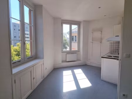 t2 gare 30m² proche gem / tram
