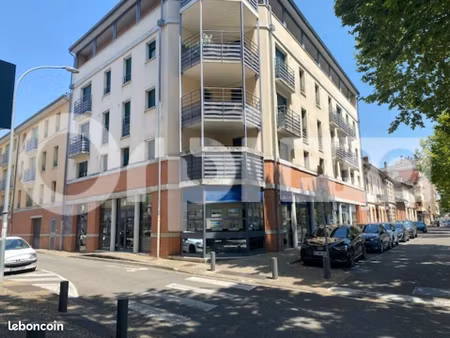 local commercial 125 m²