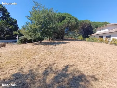 terrain 975 m² faleyras