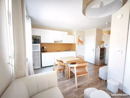 studio 1 pièce 28 m²