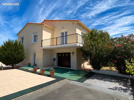propriété 7 pièces 193 m²