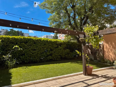 t3 72m² rénové – rez-de-jardin 90m² privatif – cave/garage – clim – caluire