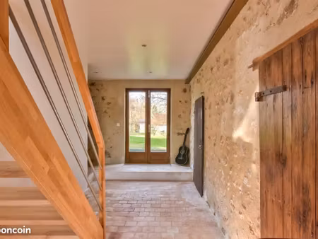 maison 9 pièces 220 m²