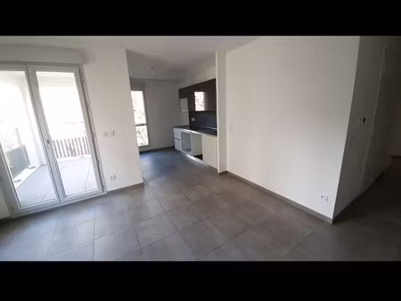 appt lyon 8 grand trou 44m2