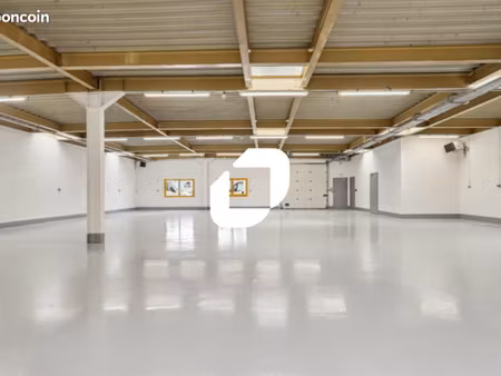 local d'activité 1 186 m²