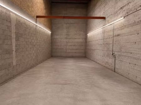 à louer entrepôt de 80 m2 au sol  pour stockage  entrepôt ou activité professionnelle