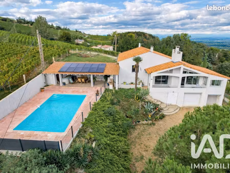 propriété 8 pièces 220 m²