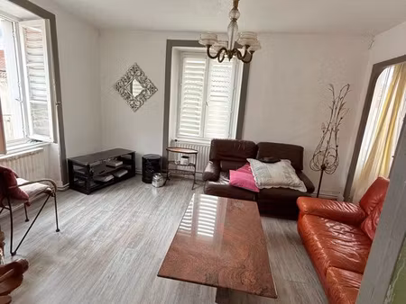 appartement 95 m² avec balcon et combles – fort potentiel en centre-ville