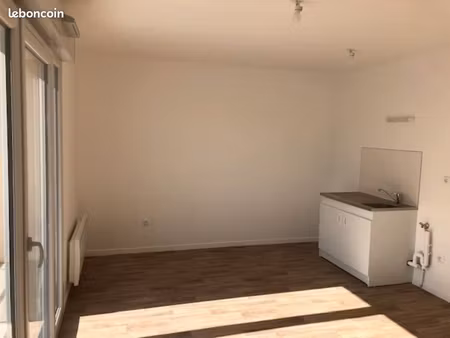 studio 1 pièce 28 m²