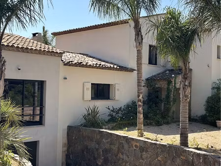 belle villa provençale rénovée grimaud village