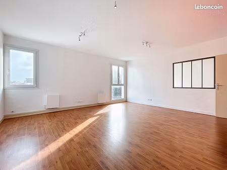 appartement proche vieux port avec parking