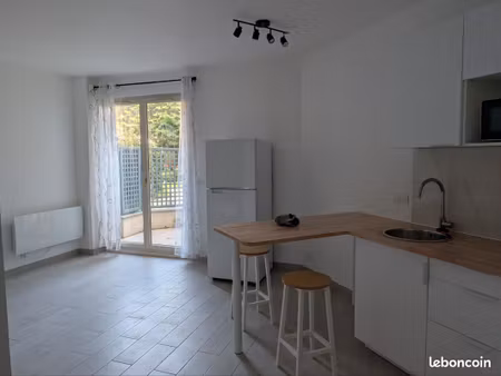 studio meublé 27m2 refait à neuf plein centre