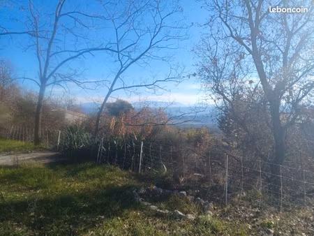 maison en pierre sur 2500 m2 de terrain