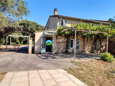 mas 5 pièces 70 m²