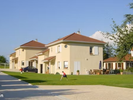 loue maison a champagnier