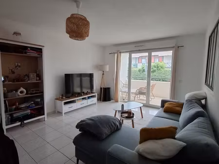 t2 meublé de 50 m² avec terrasse  parking privatif