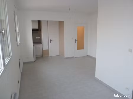 particulier vend studio f1 thionville 28m²