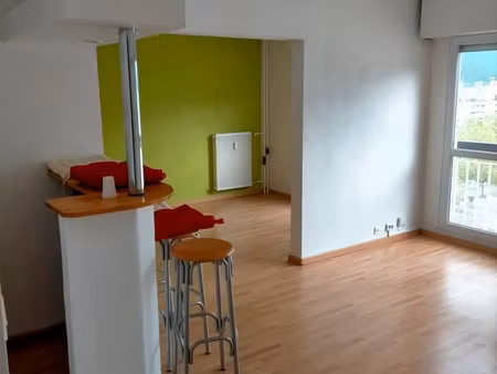 appartement 3 pièces plus cuisine