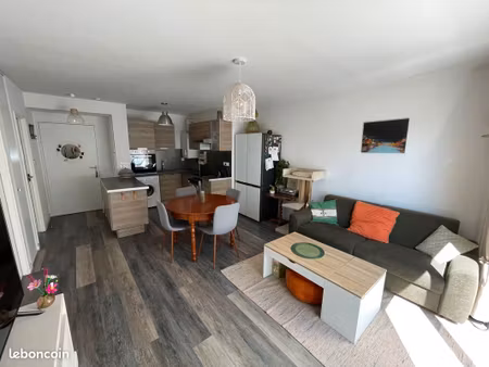 appartement . 2 pièces . 43m² . etages 1/3