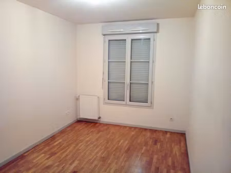 t2 + garage part dieu
