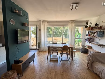 4 pièces traversant de 84 5 m² – 3 chambres – balcon – proche rer robinson