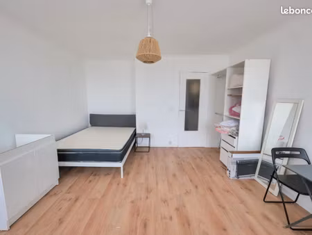 studio meuble toutes charges comprises