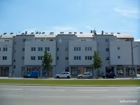 studio équipé dans résidence étudiante calme