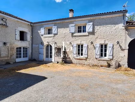 maison 7 pièces 223 m²