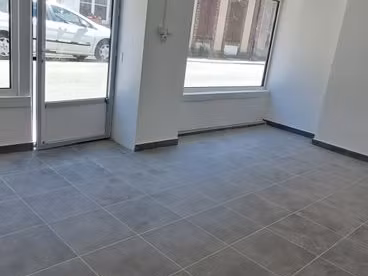 local commercial 22m2
