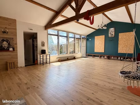 maison 8 pièces 318 m²