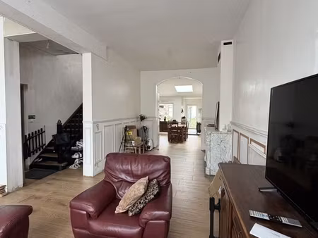maison 7 pièces 230 m²