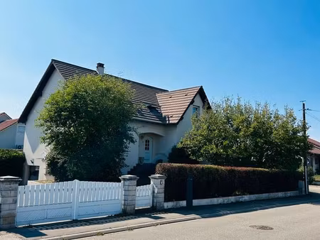 maison 7 pièces avec jardin et piscine