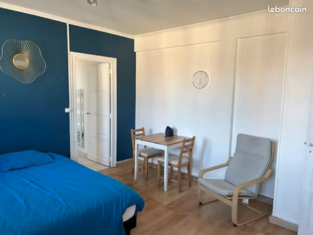 grand studio meublé de 32 m2