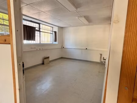 local commercial 179m2 a vendre centre de marnay fort potentiel