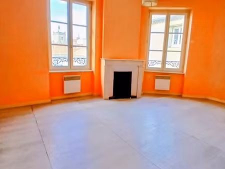 immeuble 10 pièces 180 m²
