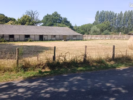 très beau terrain constructible de 4000 m2