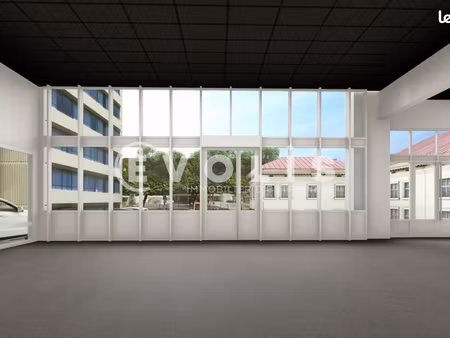 local bureaux 3 250 m²